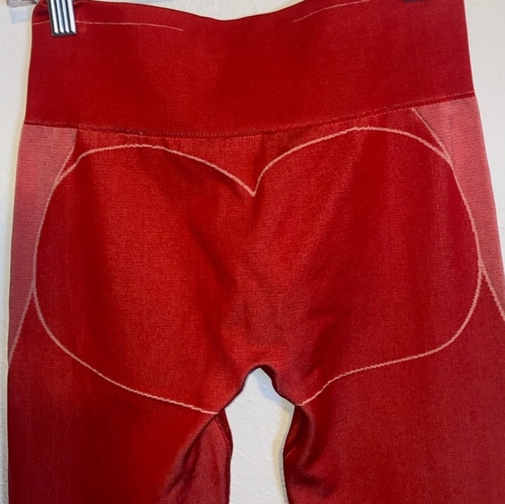 NWOT. GYMSHARK RED SEAMLESS LEGGINGS. S - Picture 5 of 6